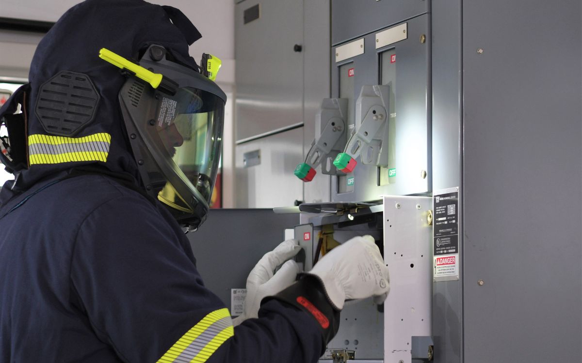 Arc flash protection requirements for OSHA & NFPA 70E compliance