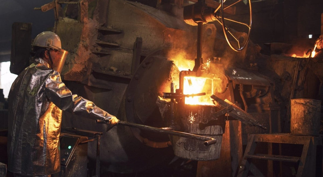 Aluminized Jacket and Coat Buying Guide for Foundry and Steel Mill Metal Workers - X1 Safety